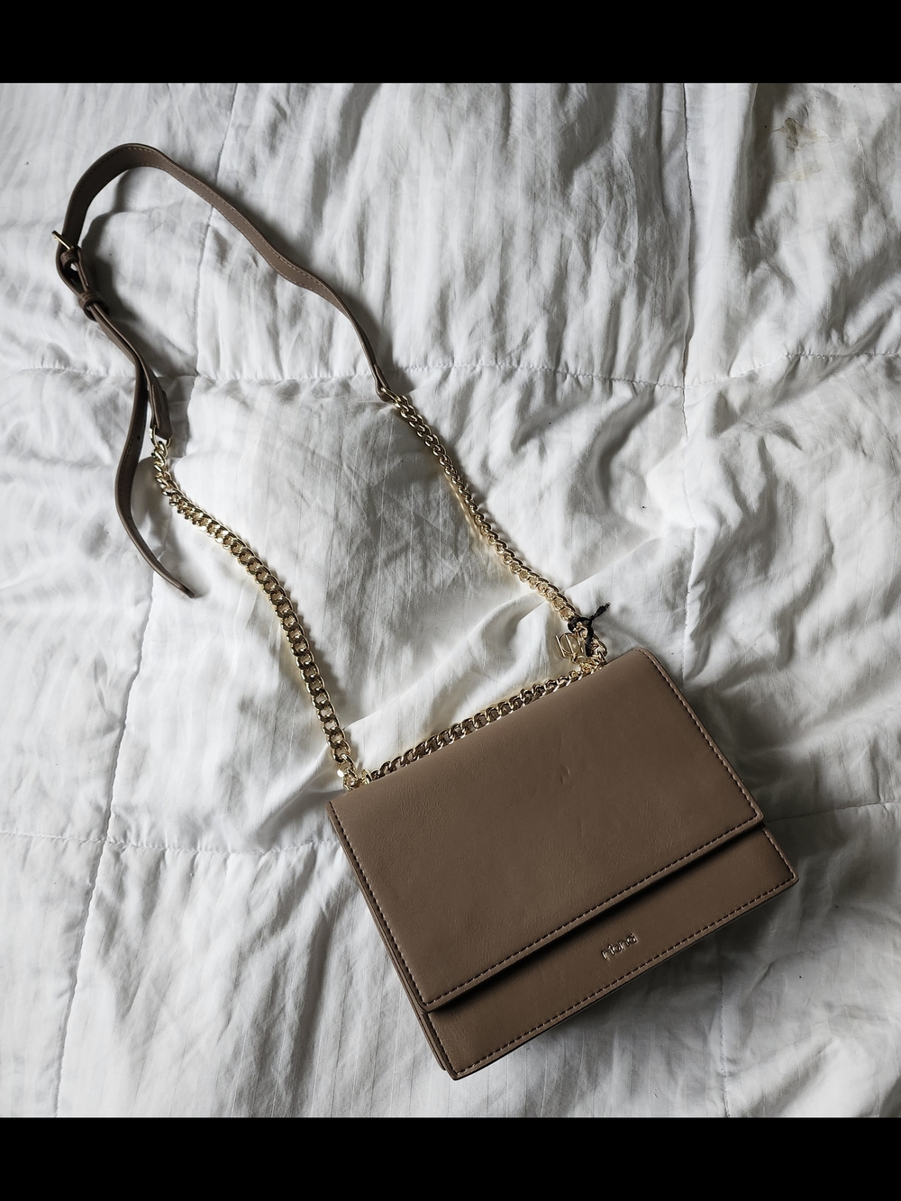 Sleek Taupe Crossbody Bag with Gold Chain Strap